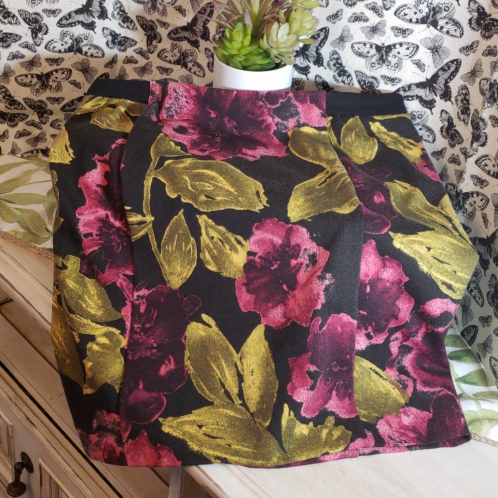 Vera Wang Skirt